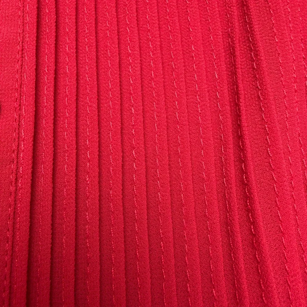 H&M Blouse Womens Sz 4  Red Pintuck‎ Pleated 3/4 Sleeve Top Office Siren Office - Picture 3 of 12